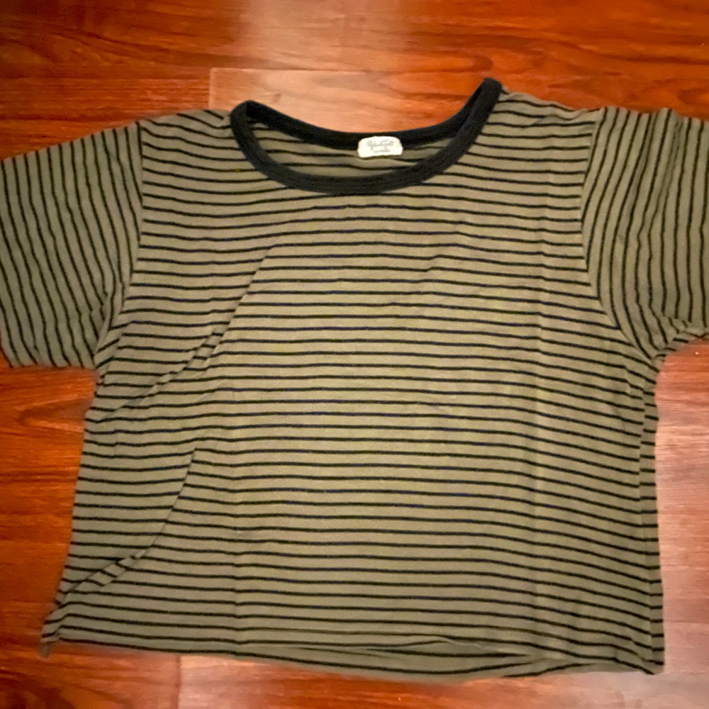 Cropped shirt